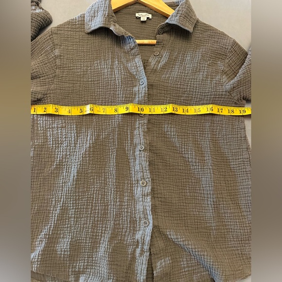 Splendid Textured Cotton Green Button-Down Shirt - Picture 6 of 7